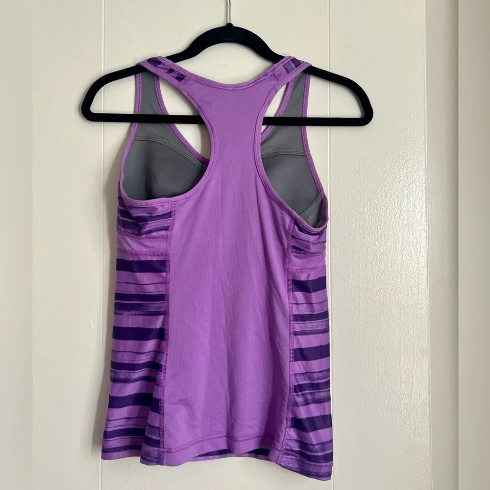 Nike Dri-Fit racerback tank w/ built-in bra support - size small